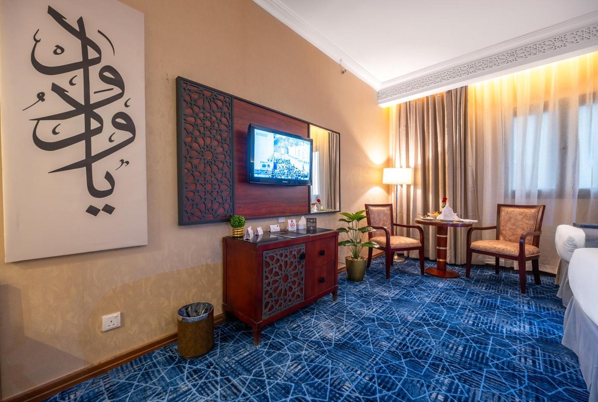 Shaza Regency Plaza Al Madinah Hotel Medina Luaran gambar A room at the hotel