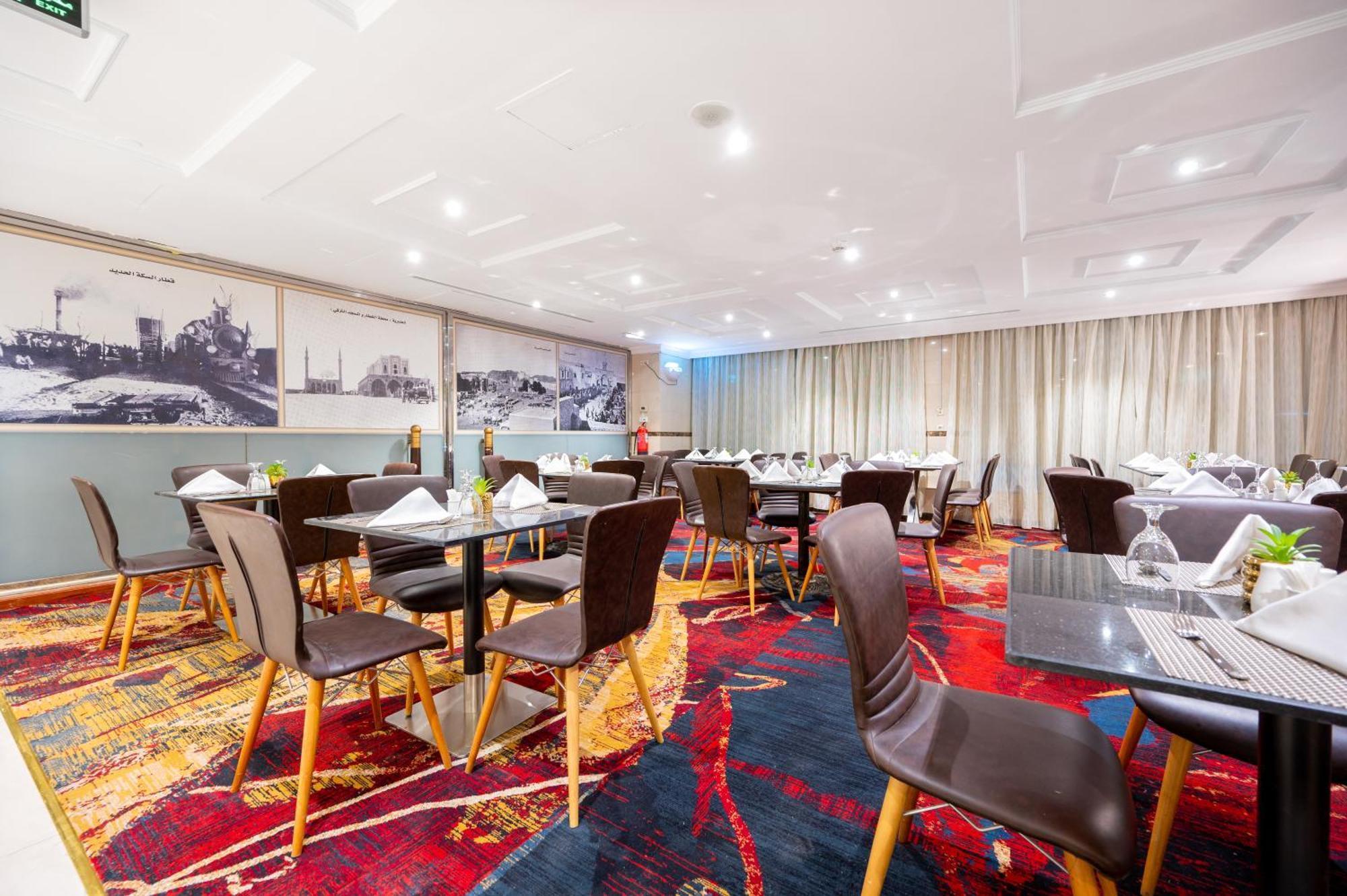 Shaza Regency Plaza Al Madinah Hotel Medina Luaran gambar The lounge at the airport